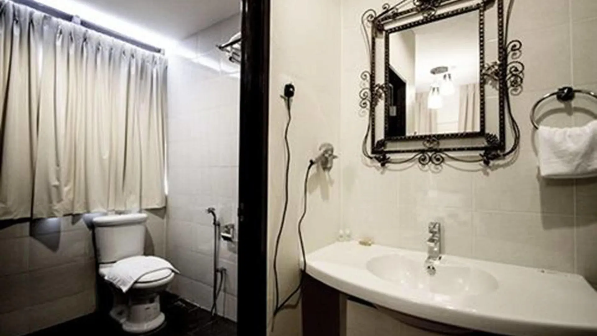 8 Boutique By The Sea Otel Tanjung Tokong Konukevi