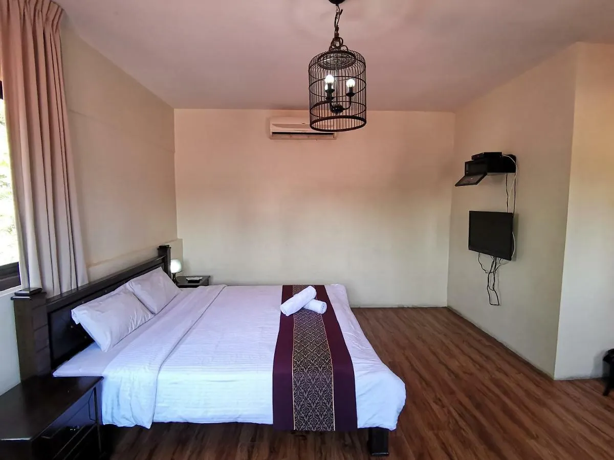 8 Boutique By The Sea Otel Tanjung Tokong